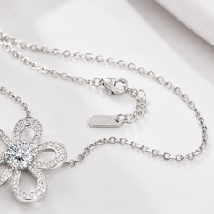Moissanite Flower Necklace | Floral Pendant Necklace for Women – Luxury Sparkling Jewelry | AMBERÉA