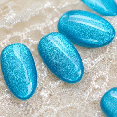 Bright Blue Cat-Eye Press-On Nails