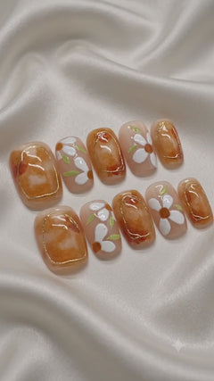 Autumn Daisy Press On Nails | Caramel Floral Short Square Nails